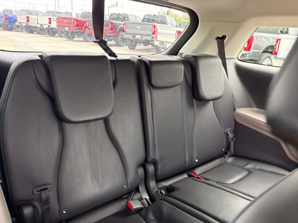 Used 2025 Kia Carnival FWD image 19