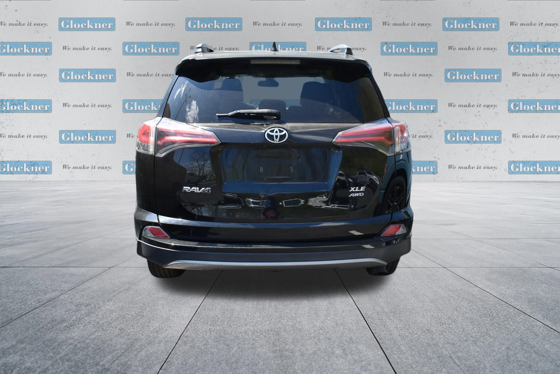 Used 2018 Toyota RAV4 XLE w/ Plus Extra Value Package image 7