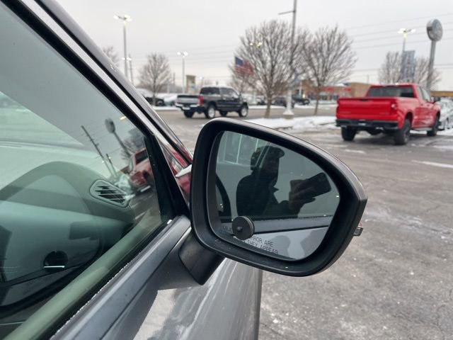 Used 2021 Nissan Rogue SV image 4