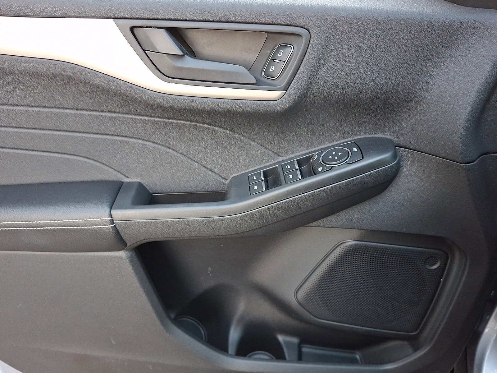 Certified 2022 Ford Escape SE w/ SE Sport Appearance Package image 14