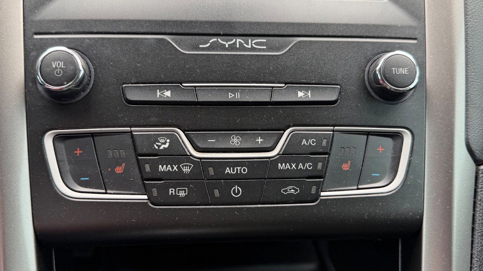 Certified 2019 Ford Fusion SE AWD/4WD image 42