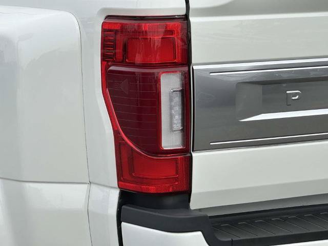 Certified 2022 Ford F450 Platinum w/ FX4 Off-Road Package AWD/4WD image 10