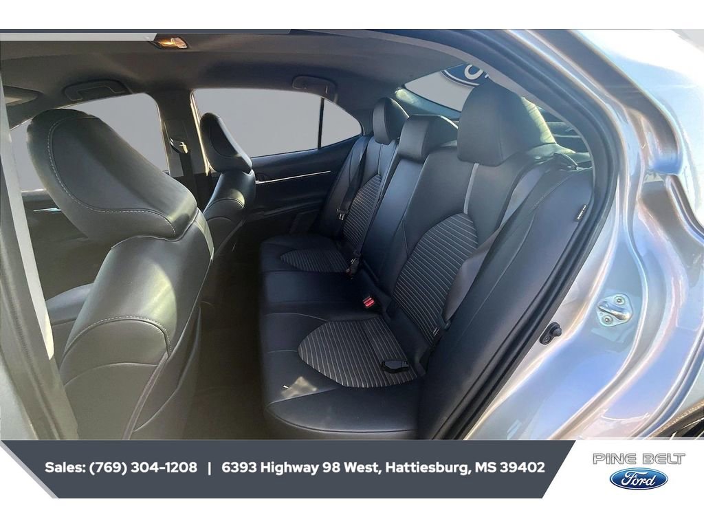Used 2022 Toyota Camry SE FWD image 19