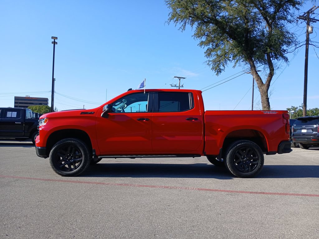 Used 2024 Chevrolet Silverado 1500 LT Trail Boss w/ LPO, Dark Essentials Package AWD/4WD image 6