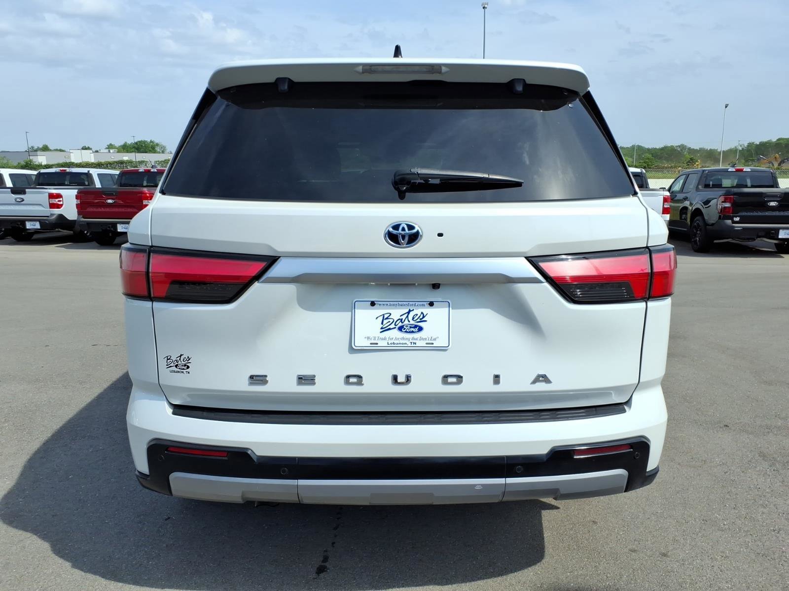 Used 2023 Toyota Sequoia Capstone AWD/4WD image 4