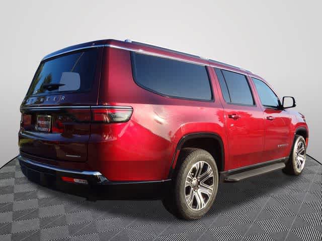 Used 2024 Jeep Wagoneer L Series II w/ Flexible Seating Group AWD/4WD image 3