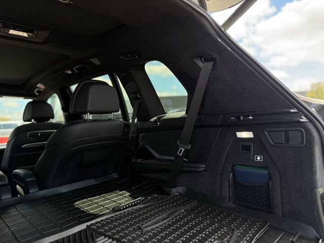 Used 2024 BMW ALPINA XB7 image 44