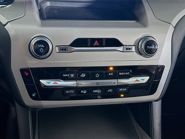 Certified 2023 Ford Explorer XLT w/ Equipment Group 202A AWD/4WD image 30