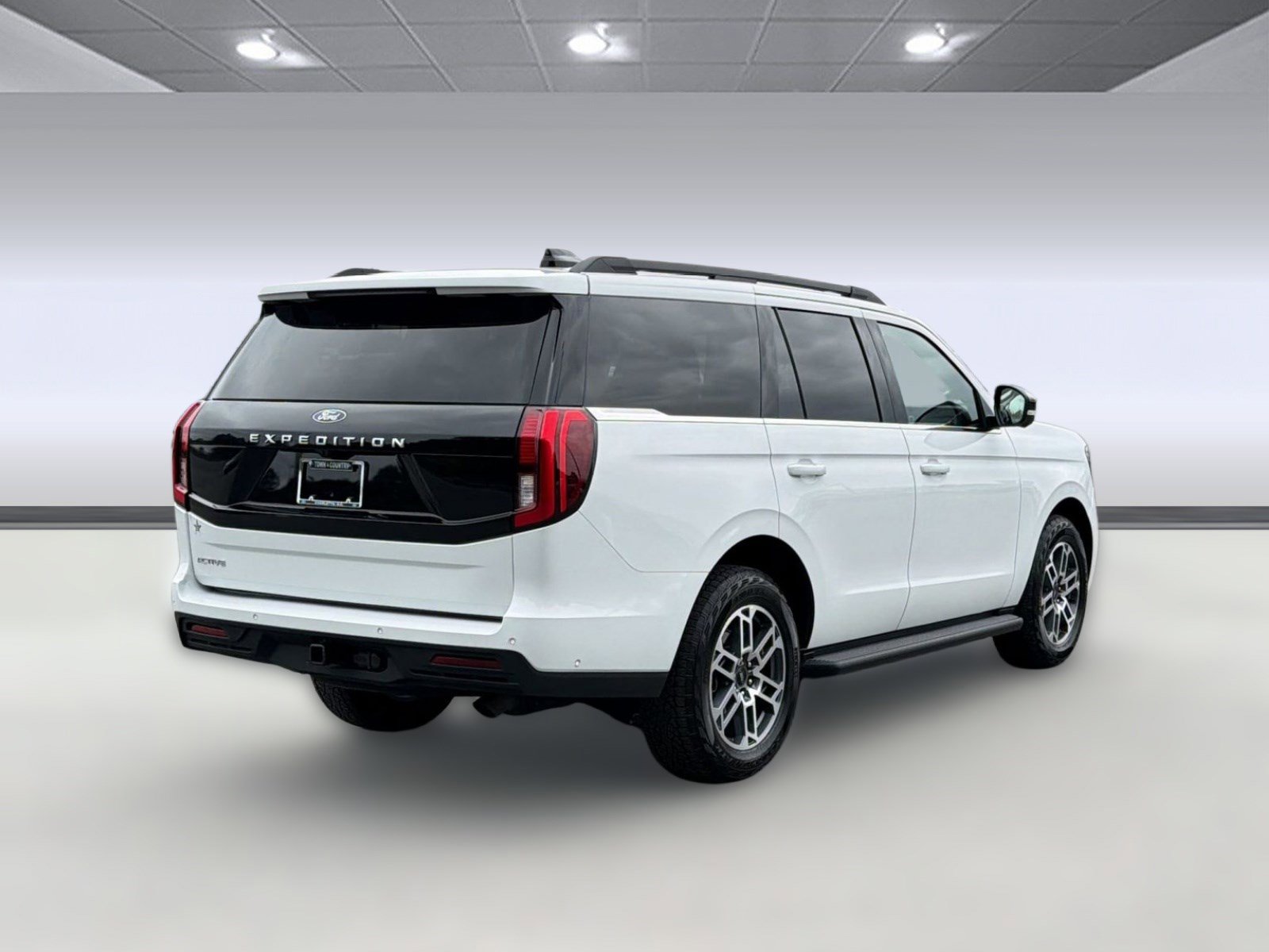 Certified 2025 Ford Expedition Active AWD/4WD image 9