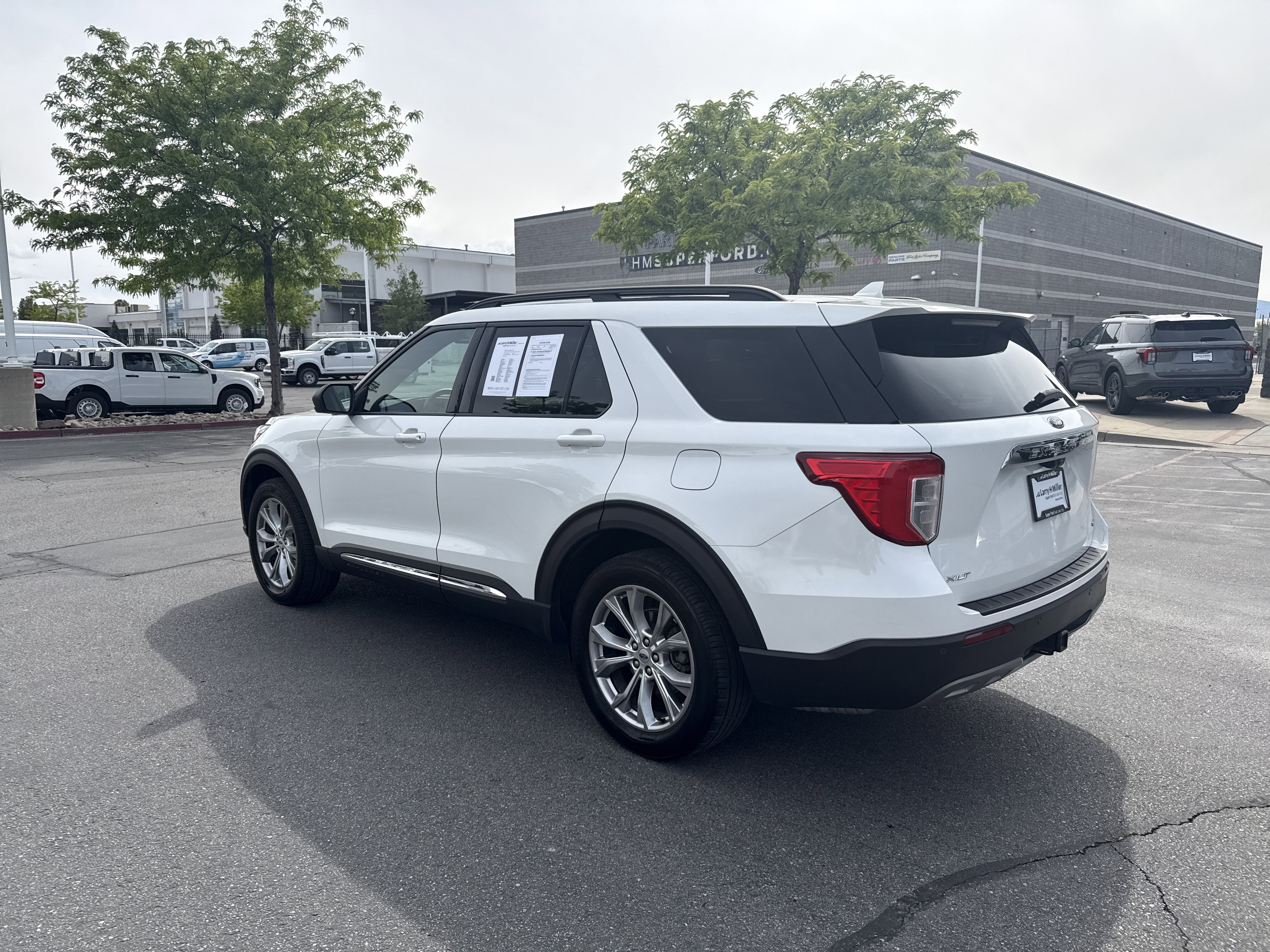 Certified 2020 Ford Explorer XLT w/ Equipment Group 202A AWD/4WD image 3