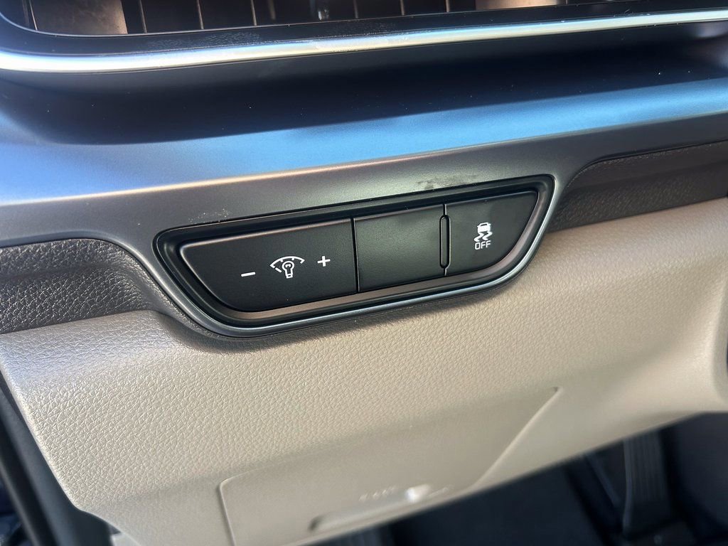 Used 2025 Kia Carnival image 10