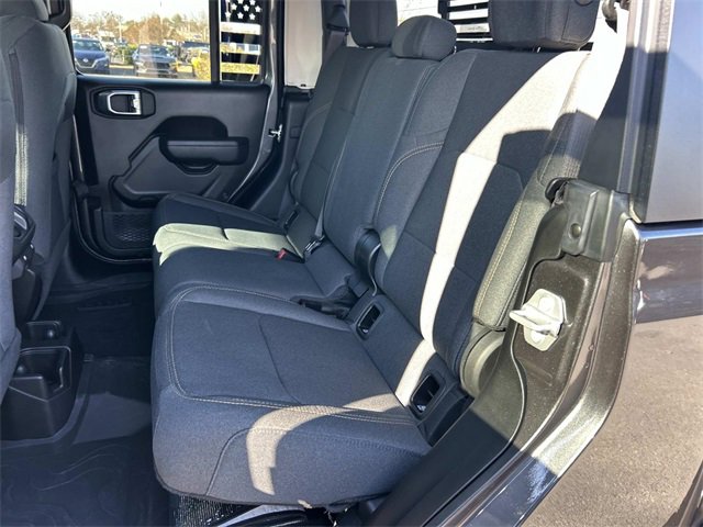 Used 2024 Jeep Gladiator Sport image 21