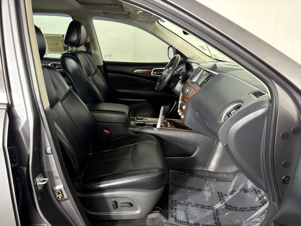 Used 2020 Nissan Pathfinder Platinum image 39