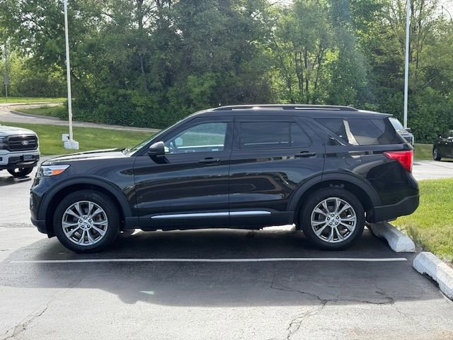 Certified 2023 Ford Explorer XLT w/ Equipment Group 202A AWD/4WD image 4