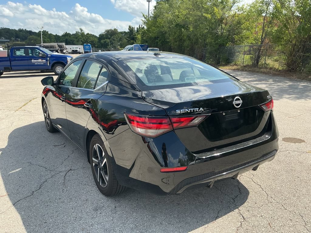 Used 2024 Nissan Sentra SV FWD image 2