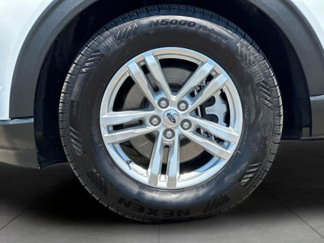Certified 2023 Ford Explorer XLT w/ Equipment Group 202A RWD image 25