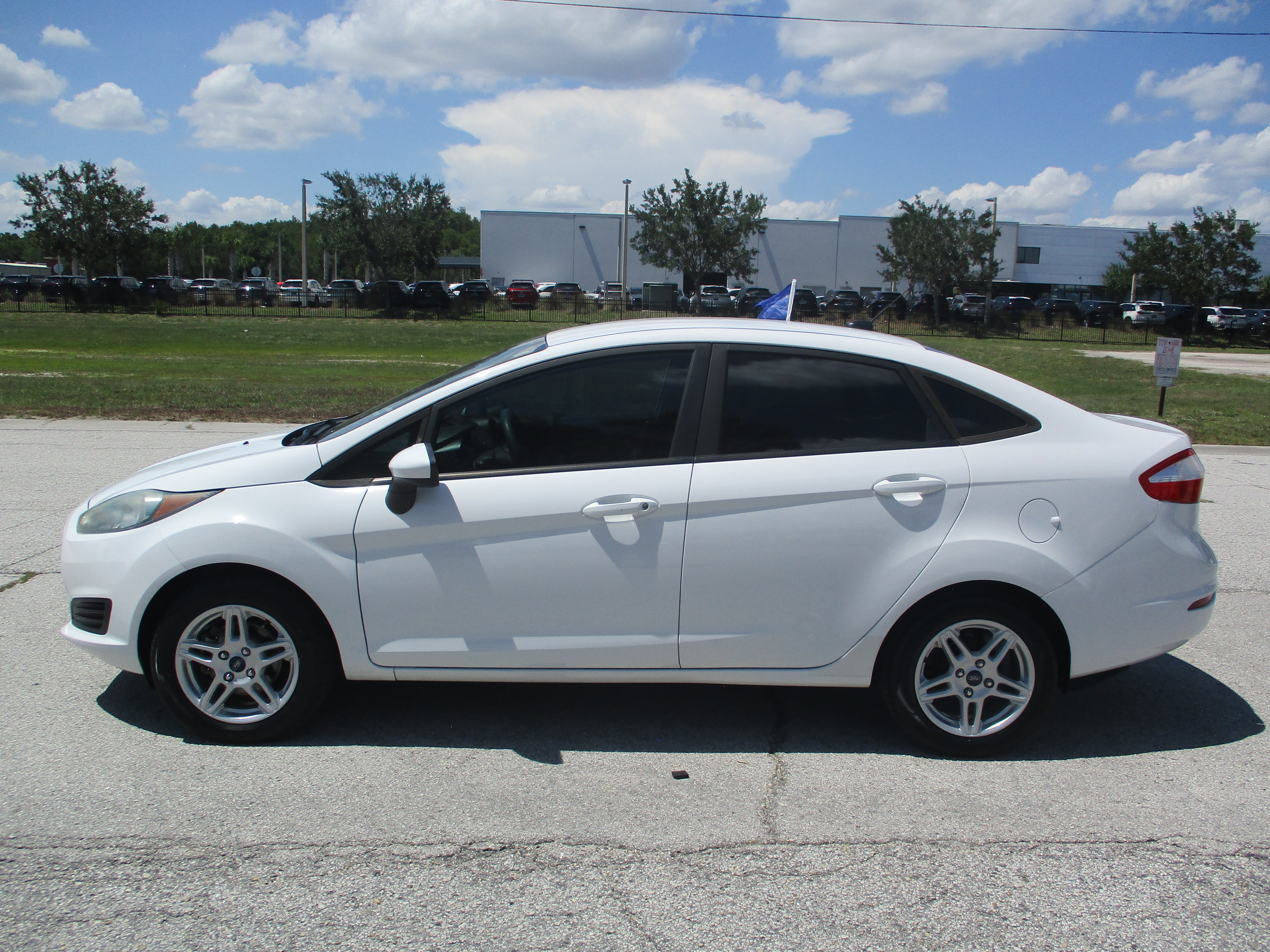 Certified 2018 Ford Fiesta SE FWD image 4