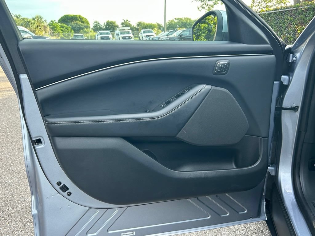 Certified 2022 Ford Mustang Mach-E Select w/ Comfort/Technology Package RWD image 33