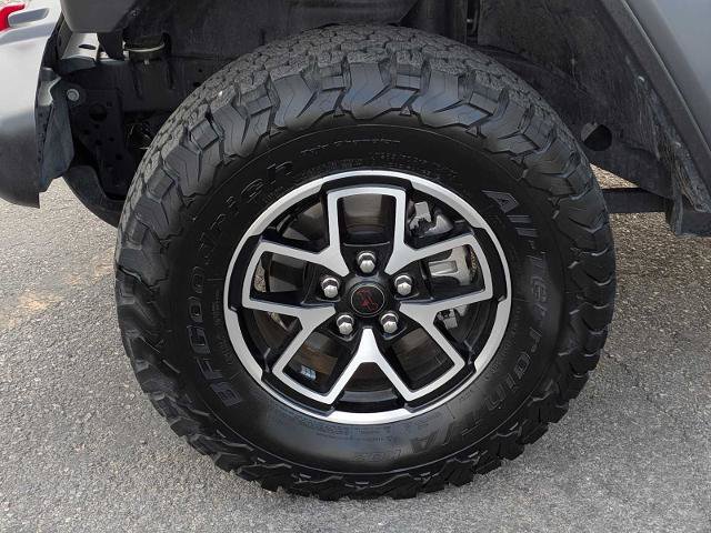 Used 2025 Jeep Wrangler Unlimited Rubicon w/ Convenience Group AWD/4WD image 11