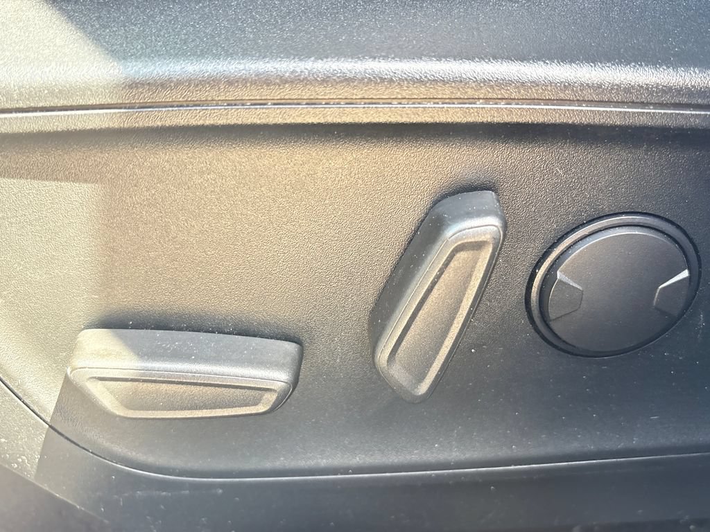 Certified 2020 Ford Escape Titanium AWD/4WD image 30