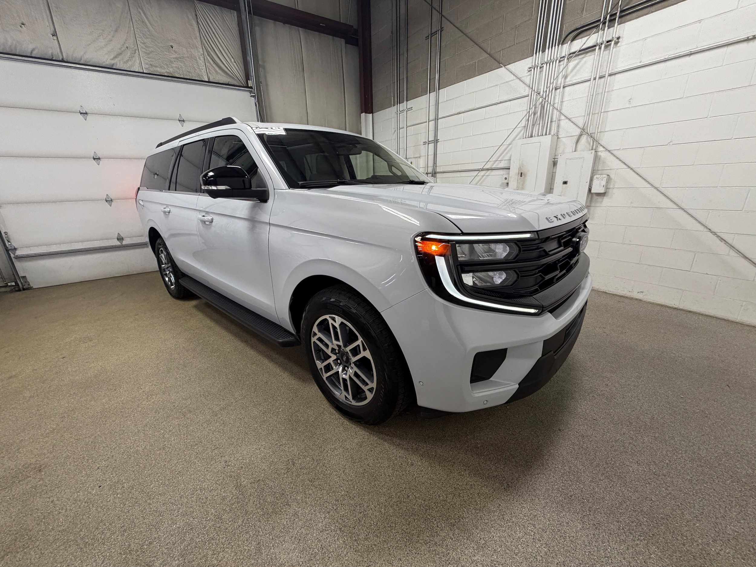 Certified 2025 Ford Expedition Max Active AWD/4WD image 4