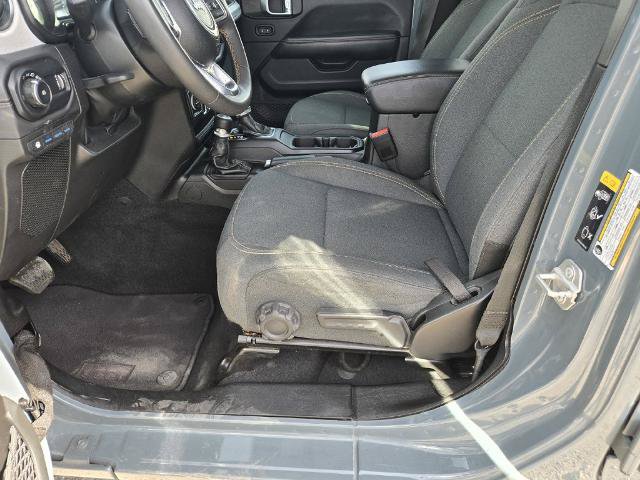 Used 2024 Jeep Wrangler Unlimited Sahara AWD/4WD image 26