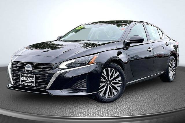 Used 2025 Nissan Altima 2.5 SV