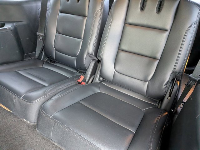 Certified 2019 Ford Explorer XLT w/ Equipment Group 202A FWD image 19