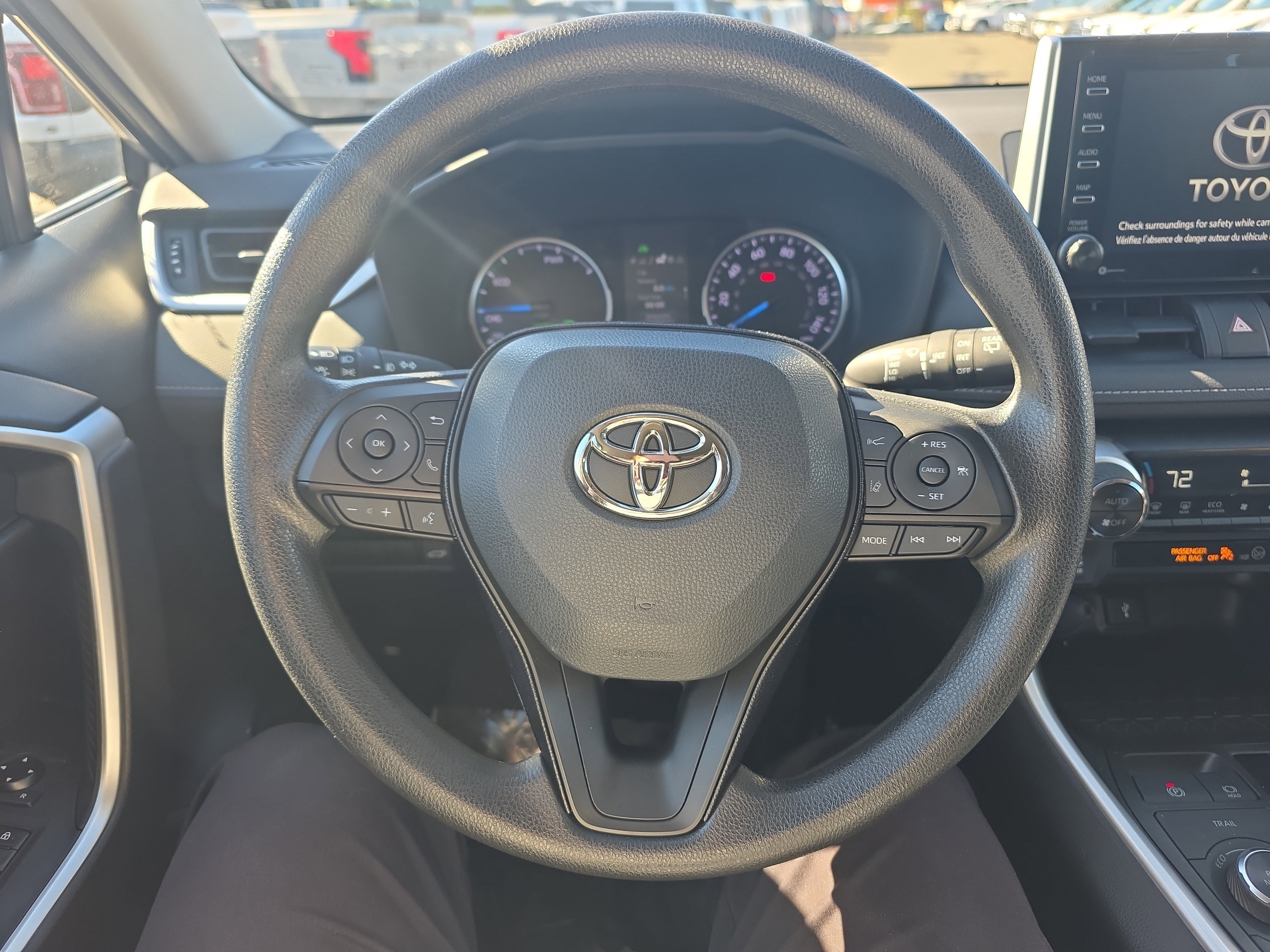 Used 2021 Toyota RAV4 XLE w/ Convenience Package image 31