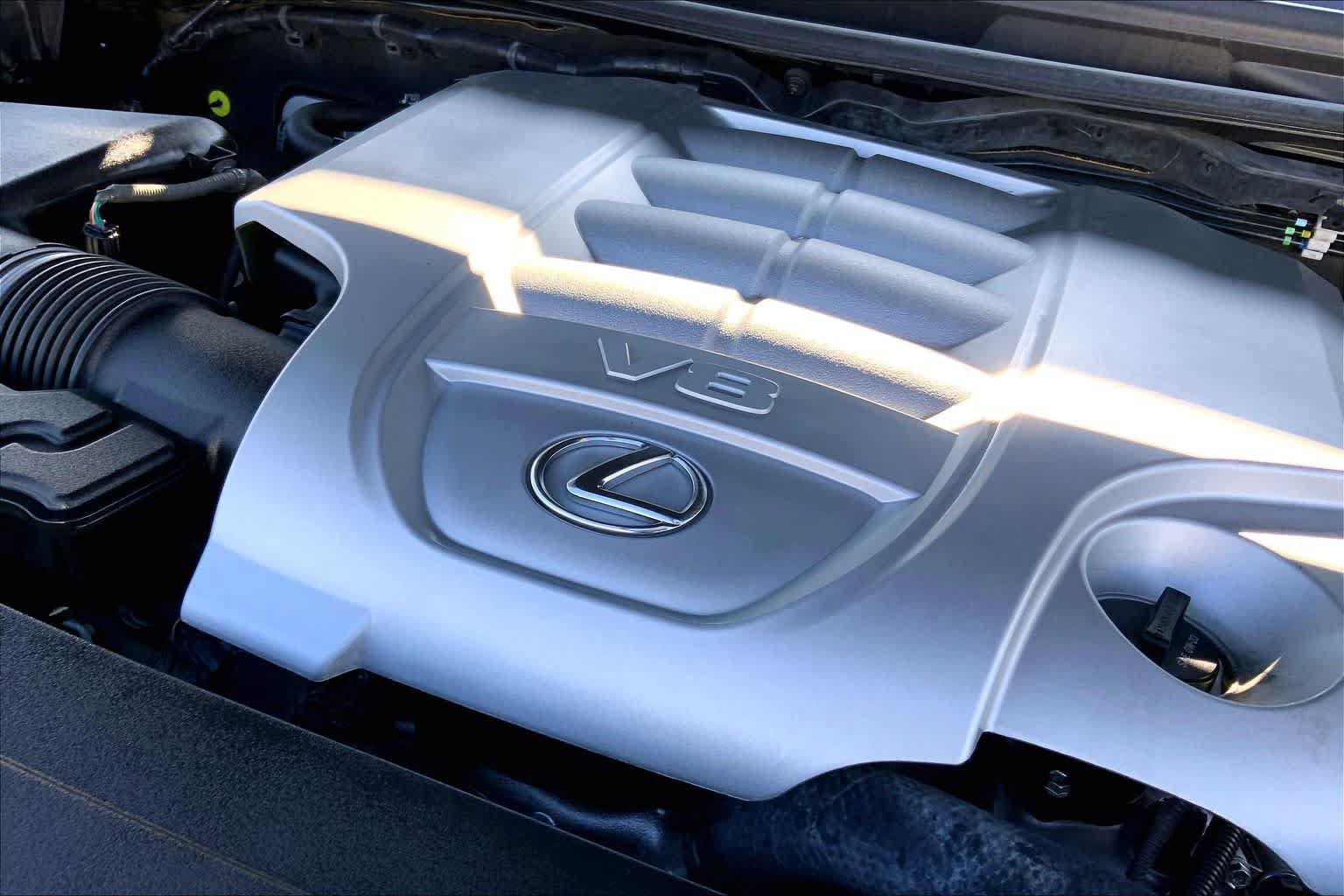 Used 2019 Lexus LX 570 4WD w/ Luxury Package image 30