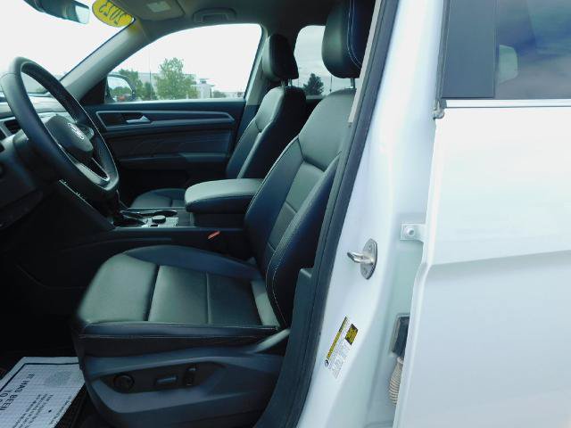 Used 2023 Volkswagen Atlas SE w/ Black Wheel Package AWD/4WD image 13
