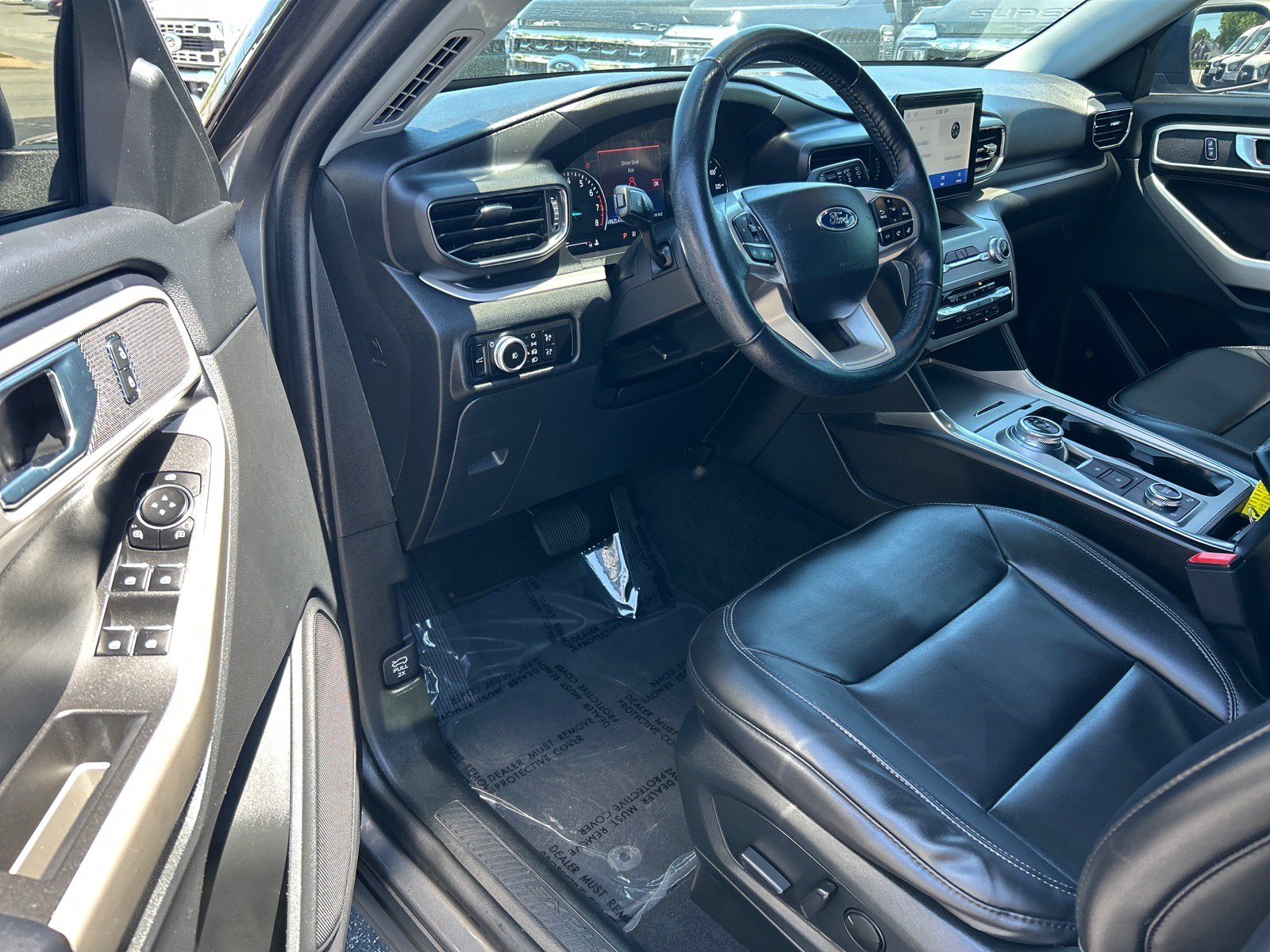 Certified 2023 Ford Explorer XLT w/ Equipment Group 202A AWD/4WD image 7