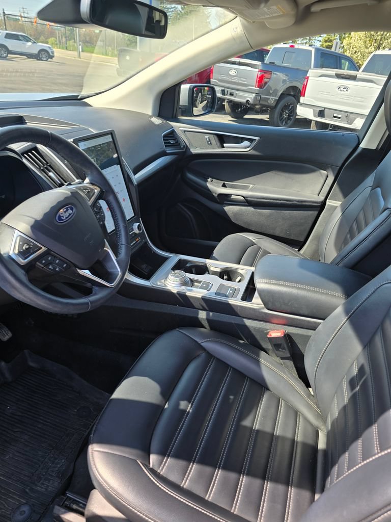 Certified 2024 Ford Edge SEL w/ Convenience Package AWD/4WD image 9