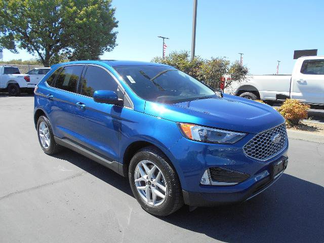 Certified 2024 Ford Edge SEL w/ Convenience Package AWD/4WD image 2