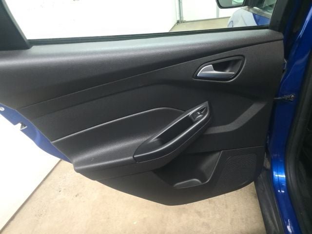 Certified 2018 Ford Focus SE FWD image 13