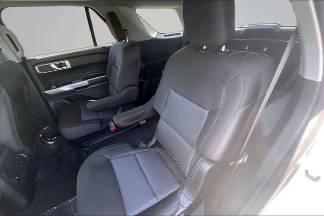 Certified 2024 Ford Explorer XLT RWD image 25