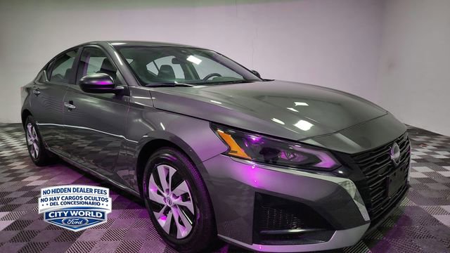 Used 2025 Nissan Altima 2.5 S FWD image 2