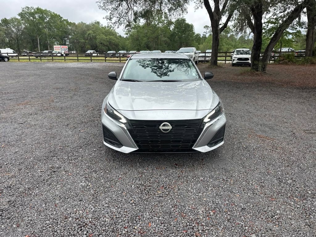 Used 2024 Nissan Altima 2.5 SV FWD image 8