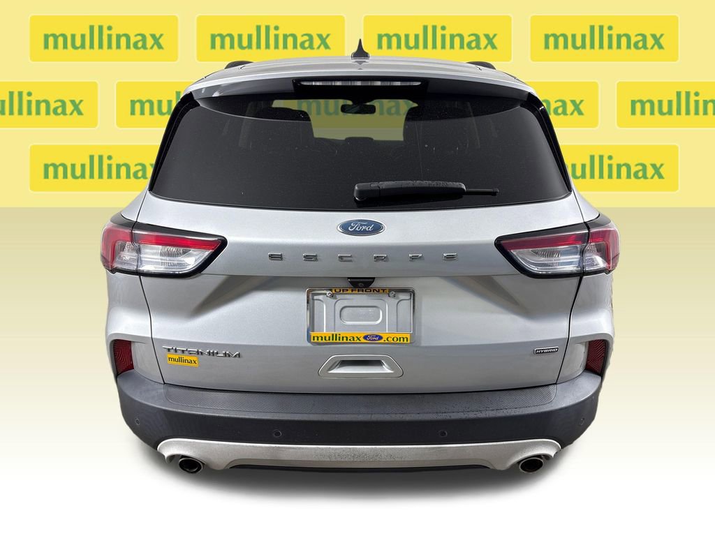 Certified 2020 Ford Escape Titanium FWD image 9
