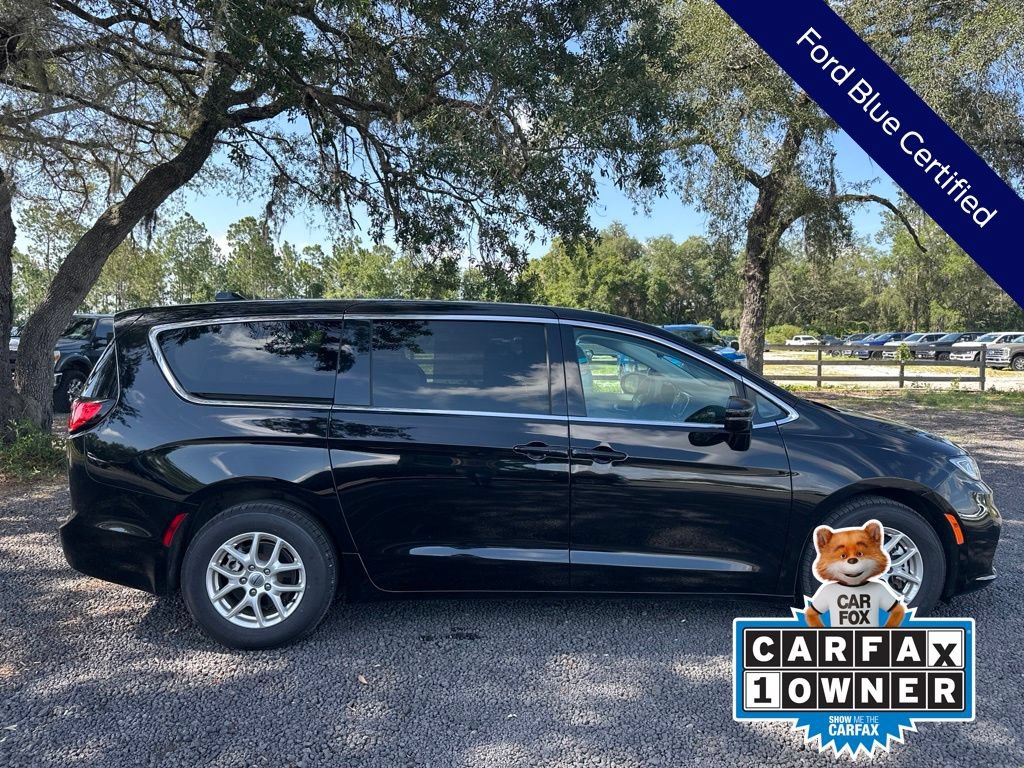 Used 2024 Chrysler Pacifica Touring-L FWD image 8
