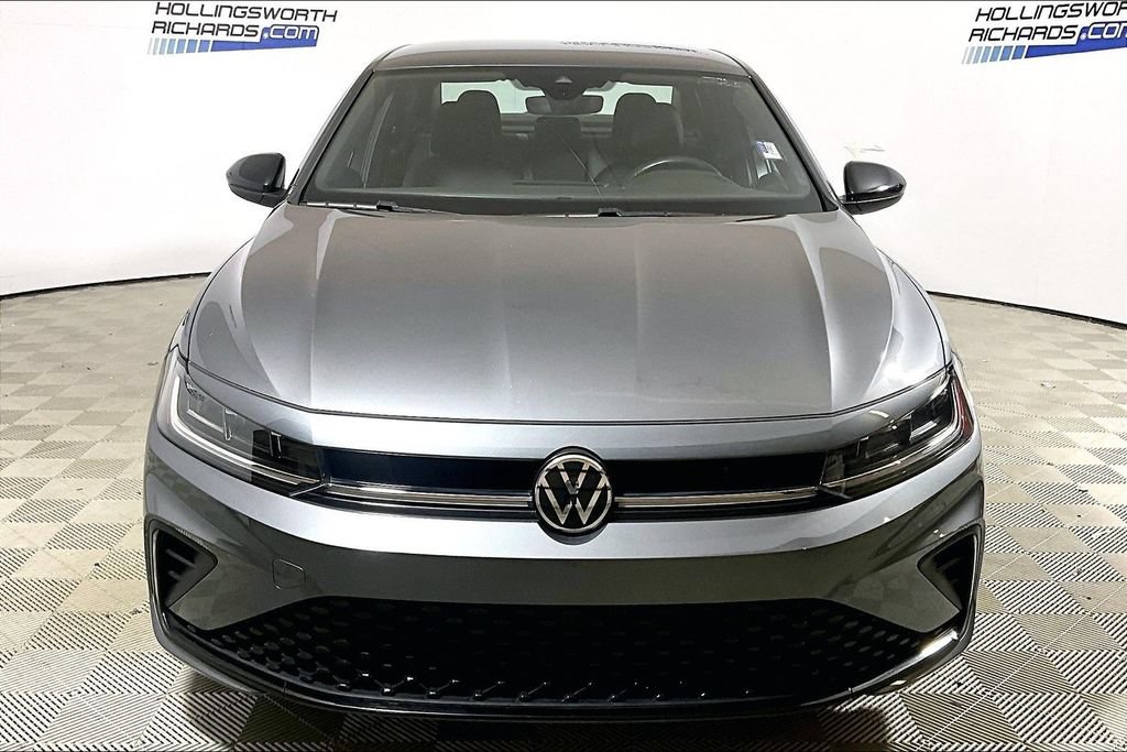 Used 2025 Volkswagen Jetta Sport FWD image 2