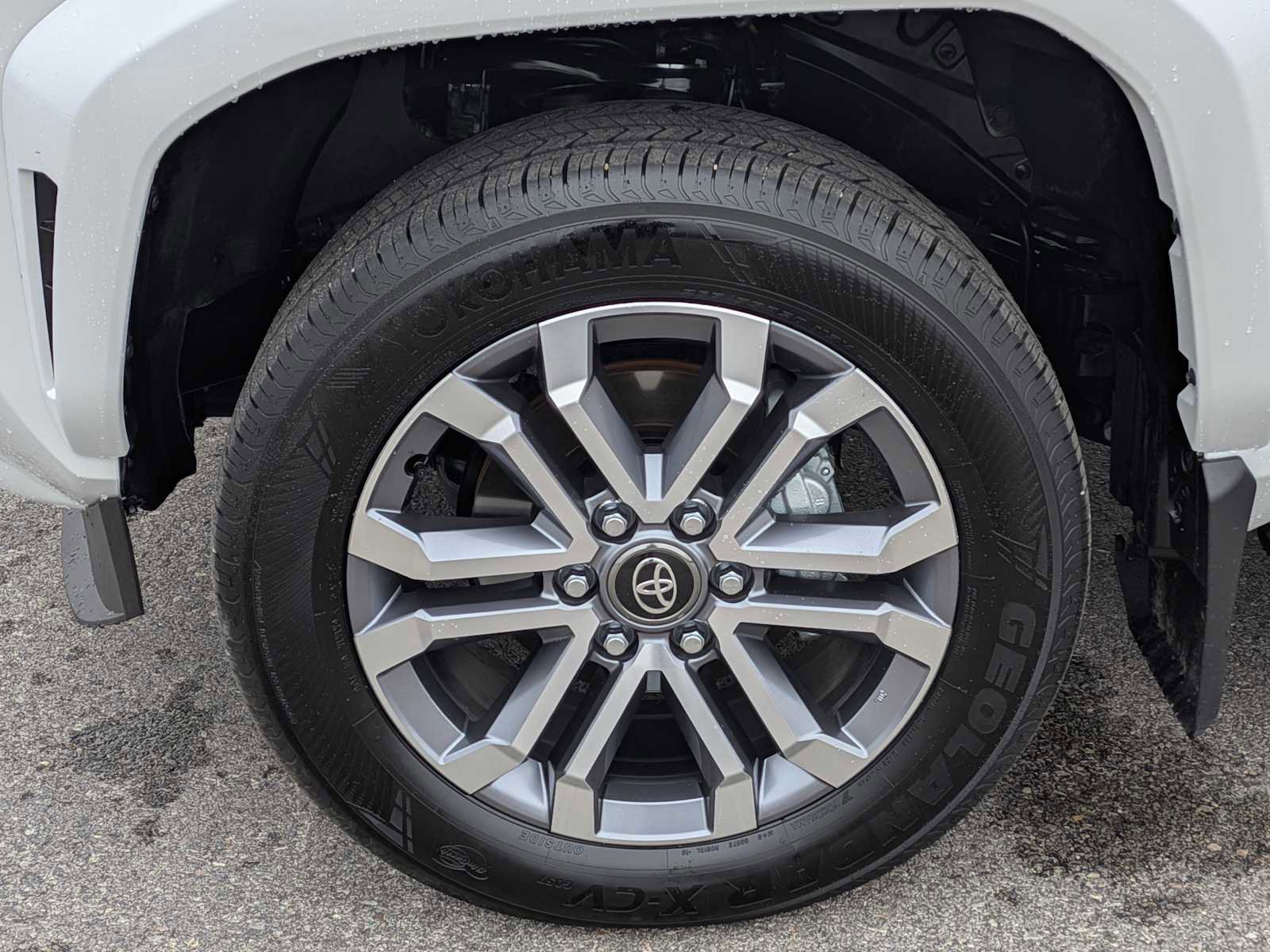 Used 2025 Toyota 4Runner Limited AWD/4WD image 15