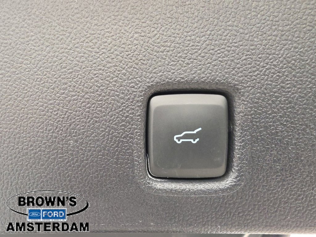 Certified 2025 Ford Escape Platinum w/ Premium Technology Package AWD/4WD image 12