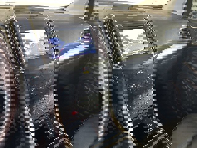 Certified 2020 Ford Edge SEL w/ Convenience Package image 13