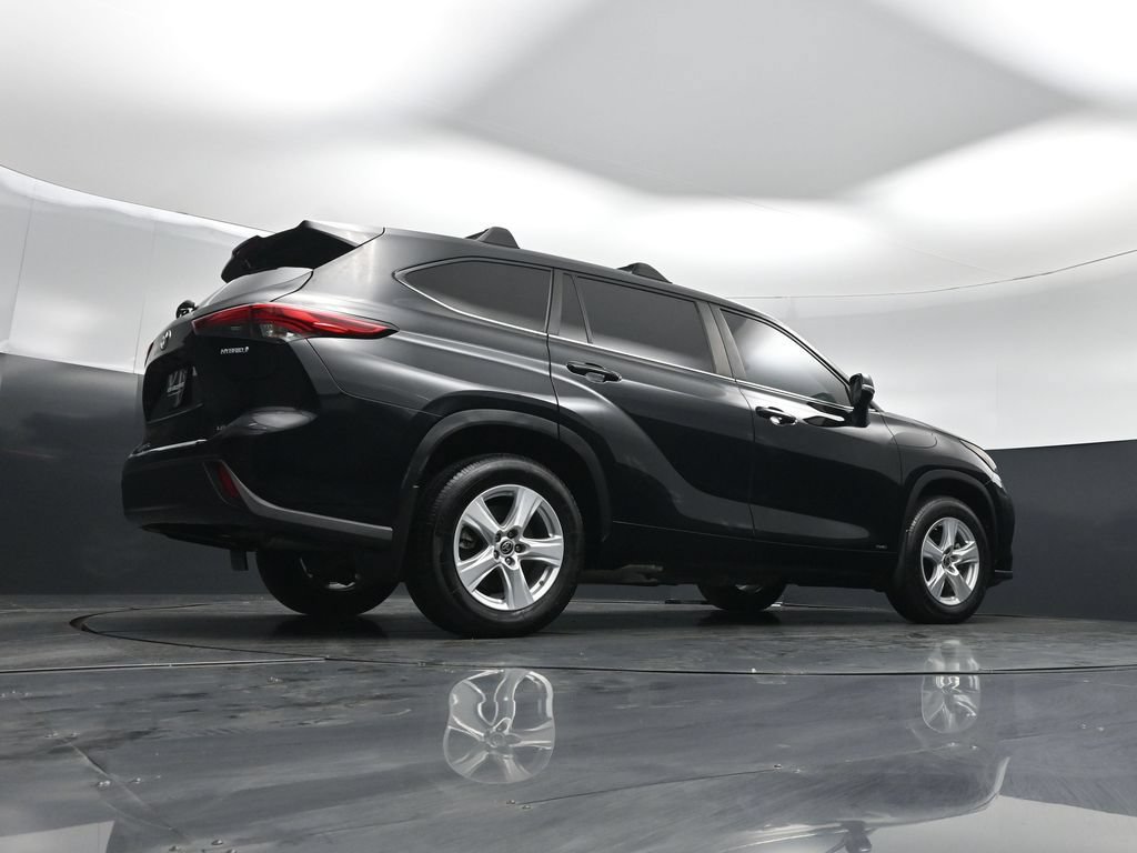Used 2023 Toyota Highlander LE AWD/4WD image 48