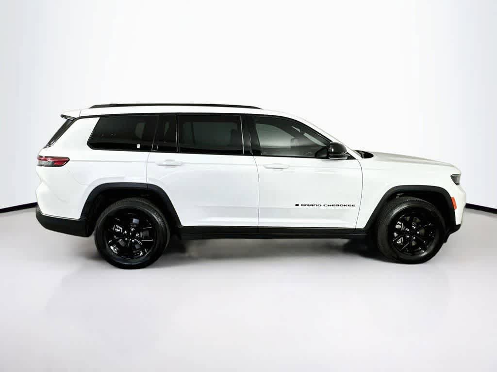 Used 2024 Jeep Grand Cherokee L Laredo AWD/4WD image 25
