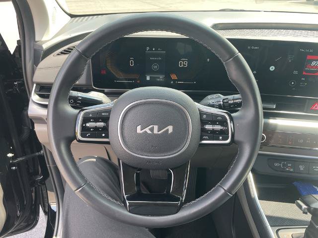 Used 2026 Kia Carnival FWD image 9