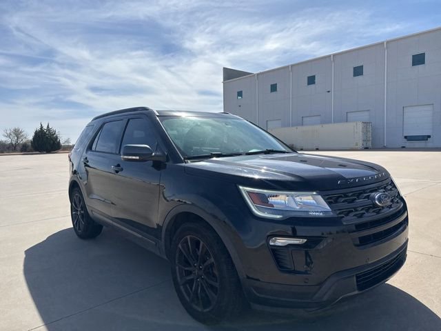 Certified 2018 Ford Explorer XLT w/ Equipment Group 202A image 3