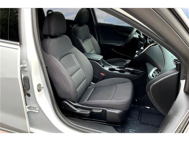 Used 2022 Chevrolet Malibu LT FWD image 31