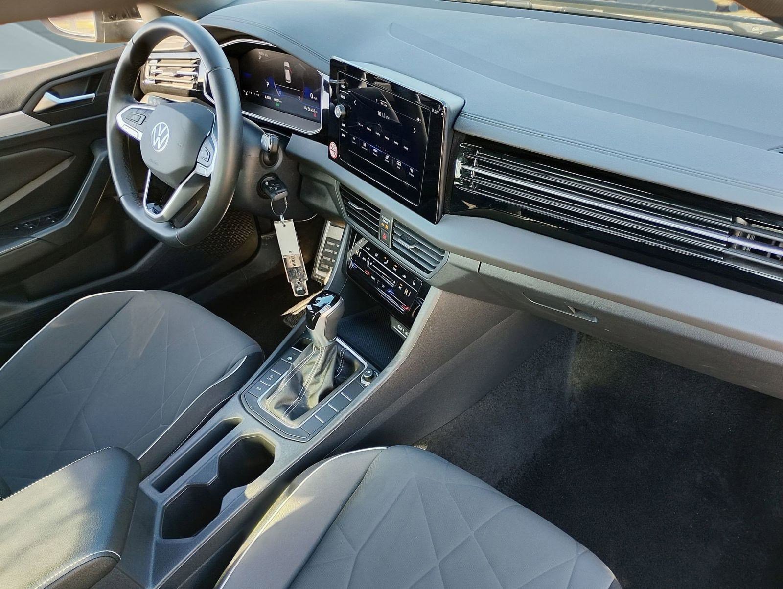 Used 2025 Volkswagen Jetta Sport image 27